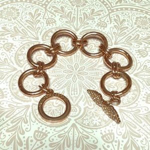 Victoria’s Secret bracelet rose gold chain with wing closure